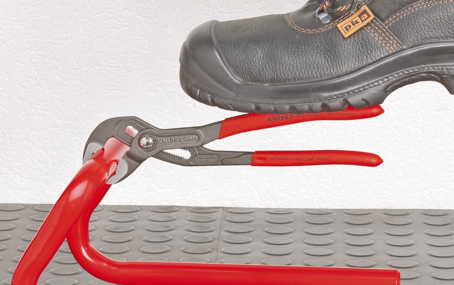 Knipex 87 02 250 Cobra® Hightech Waterpump Pliers Multi-Component Grips 250mm - Image 5